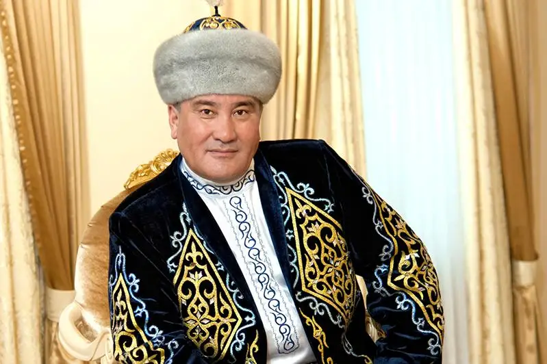 Dástúrli óner dúldili ánshi Meıirhan Adambekov ómirden ozdy