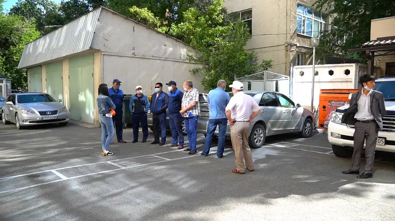 Taldyqorǵanda apattyq gaz qyzmetkerleriniń jalaqy almaǵanyna jarty jylǵa jýyqtady