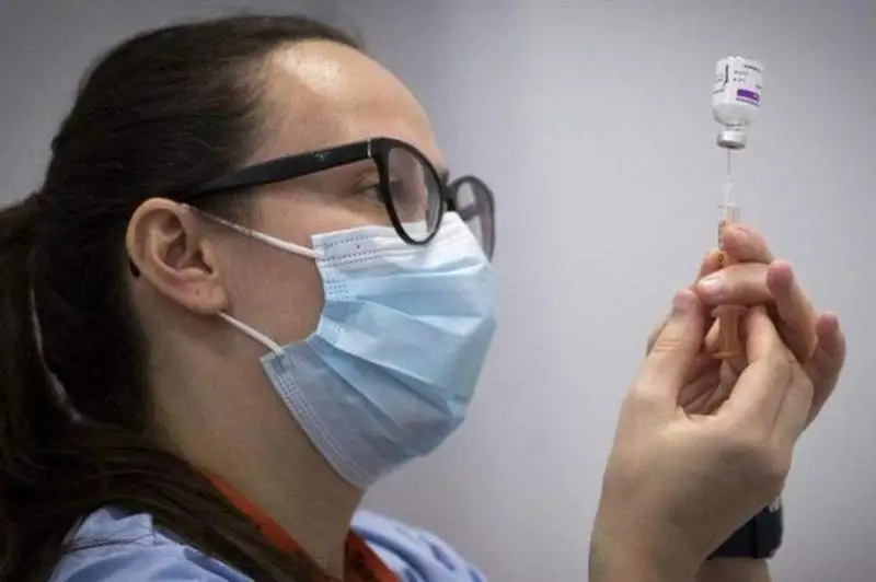 Eýropa elderi AstraZeneca ekpesin saldyrtýdy qaıta bastady