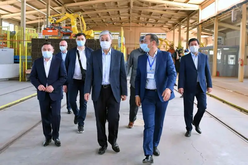 Qazaqstan Prezıdenti «Astana Ceramic» JShS-ne bardy