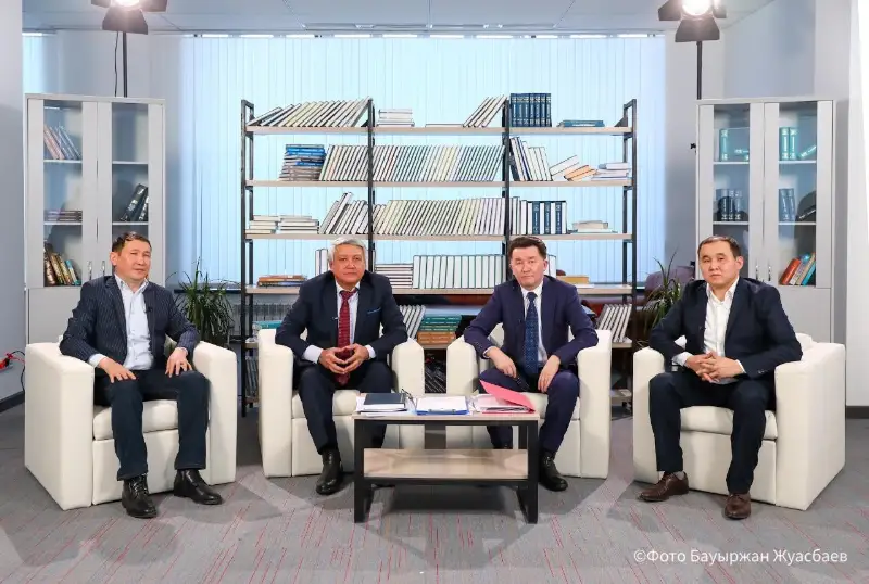 Jańa álipbıdegi ereje qazaq tiliniń tabıǵı negizine qurylady – Suhbat