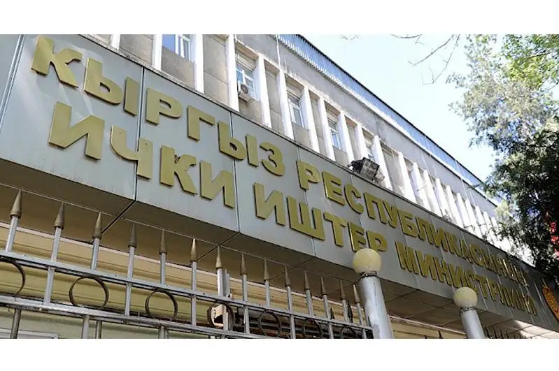 Qyrǵyzstanda 27 jastaǵy qyzdyń ólimi: Mılıtsııanyń 43 qyzmetkeri jaýapqa tartyldy
