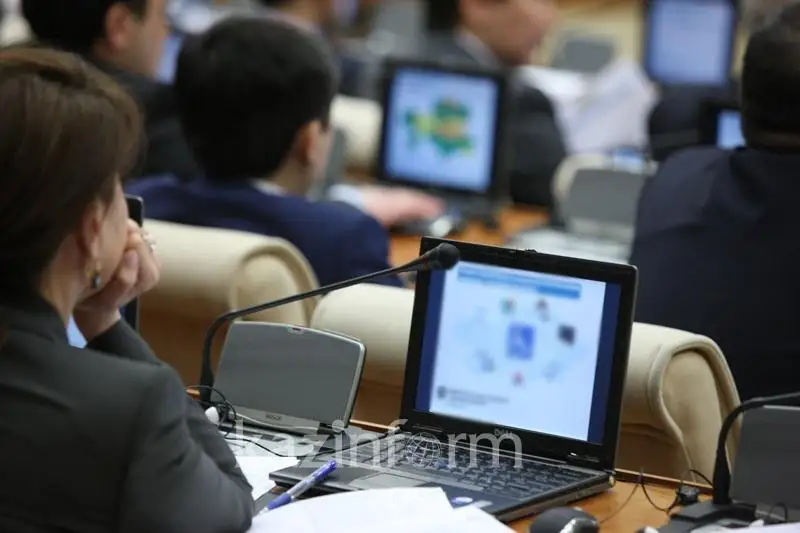 Memlekettik qyzmetke qabyldaý salasyna engiziletin moratorıı jaıly aıtýǵa áli erte - Jaıylǵanova