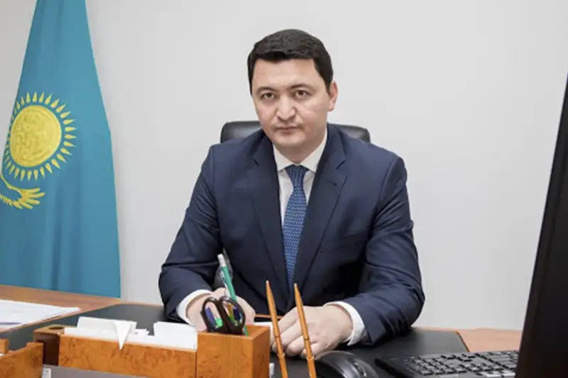 Koronavırýs adamnyń boıynda kórinbeı tirshilik etedi: Kamaljan Nadyrov halyqty saqtanýǵa shaqyrdy