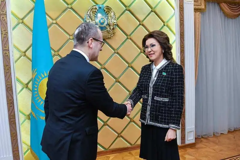 Darıǵa Nazarbaeva DDU ókilderimen densaýlyq saqtaý máselelerin talqylady
