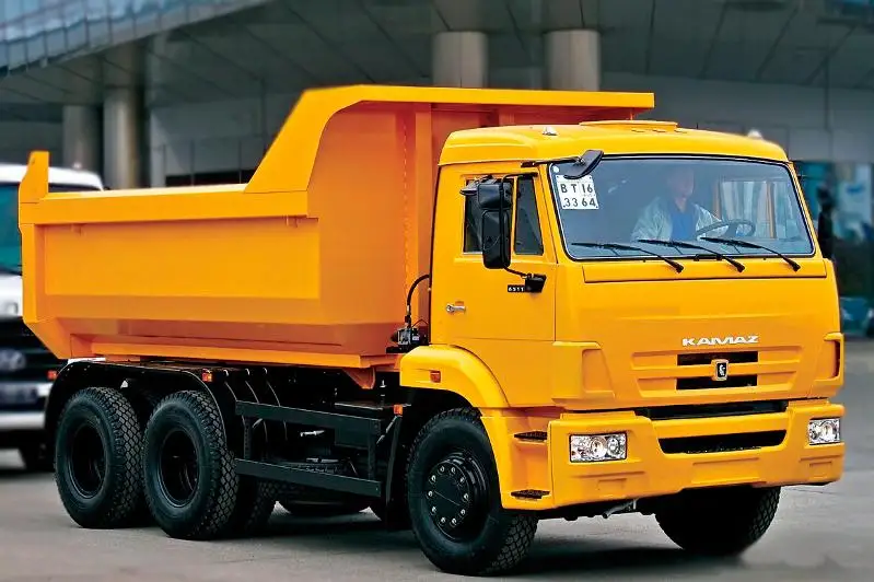 Pavlodarda er adamdy KamAZ basyp qaldy