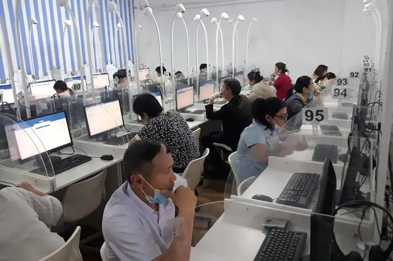 Aqtóbelik pedagogtar testileý kezinde «shpargalka» qoldandy
