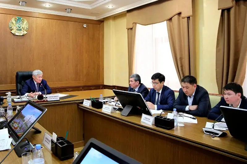 Жалақыларына сай жұмыс істемей отыр: Сапарбаев «Тараз» ӘКК қызметін сынады