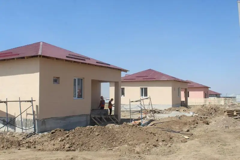 Tólebı aýdanyndaǵy selden zardap shekken otbasylar tamyzda jańa baspanaǵa kiredi