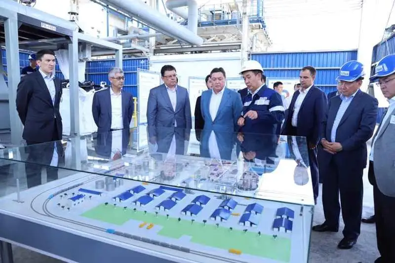 Úkimet basshysy Mańǵystaýdaǵy birqatar ınnovatsııalyq óndiris oryndarynyń jumysymen tanysty