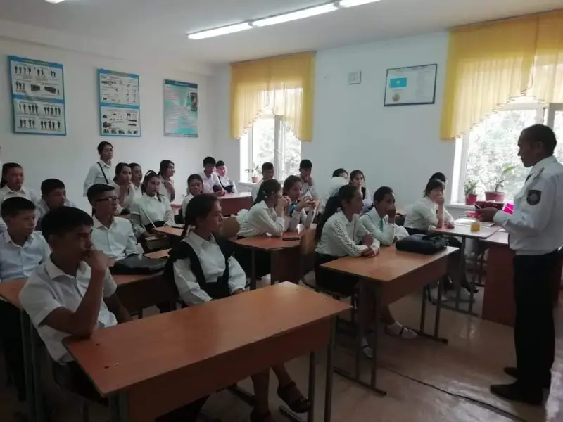 Saryaǵashtyq oqýshylardyń qaýipsizdigin polıtseıler qamtamasyz etpek