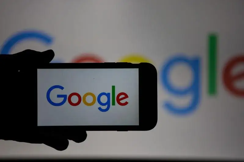 Google koronavırýs týraly jalǵan aqparat taratqan saıttardyń jarnamasyn buǵattaıdy