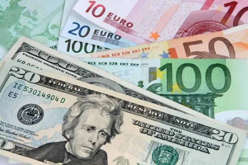 AQSh dollary men eýrony satý men satyp alý arasyndaǵy aýytqý shegi belgilendi