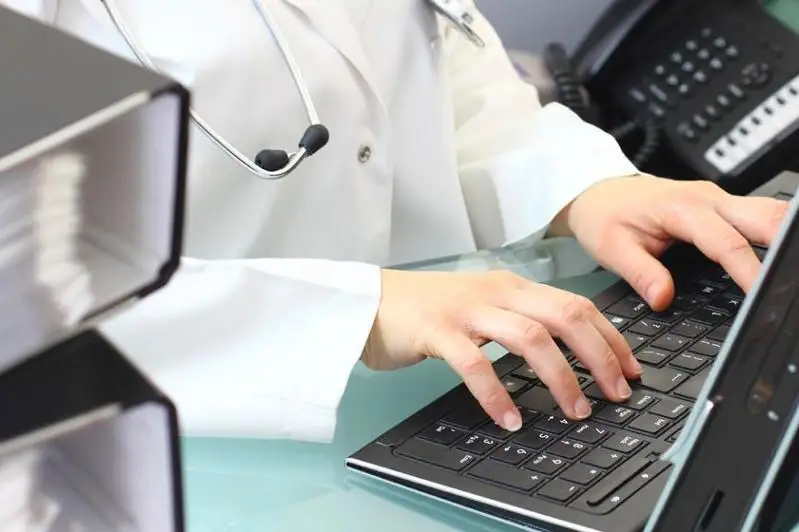 DSM medıtsınalyq derekterdi bir platformadaǵy ortalyqtandyrylǵan júıede saqtamaq