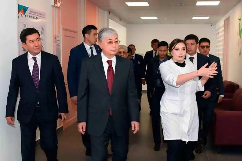Prıshahtınskide shalǵaı aımaq turǵyndaryna sapaly medqyzmet kórsetiletin bolady – QR Prezıdenti