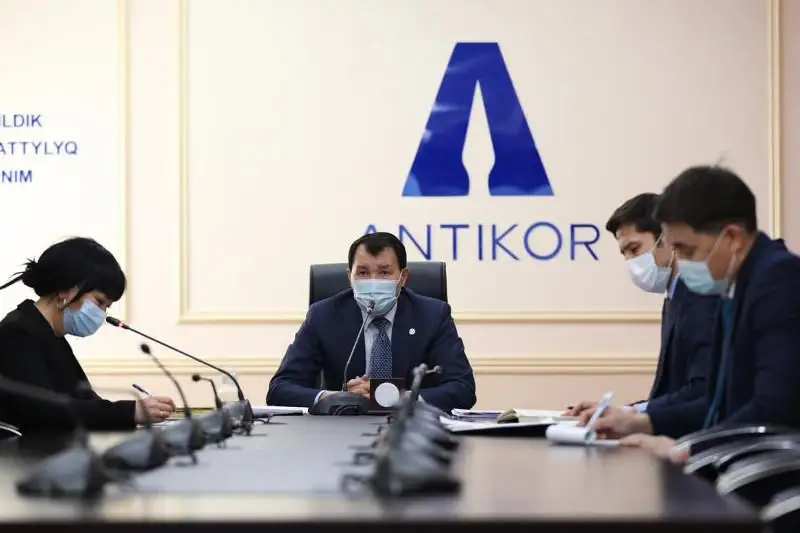 Alık Shpekbaev IMD sarapshylarymen onlaın-kezdesý ótkizdi