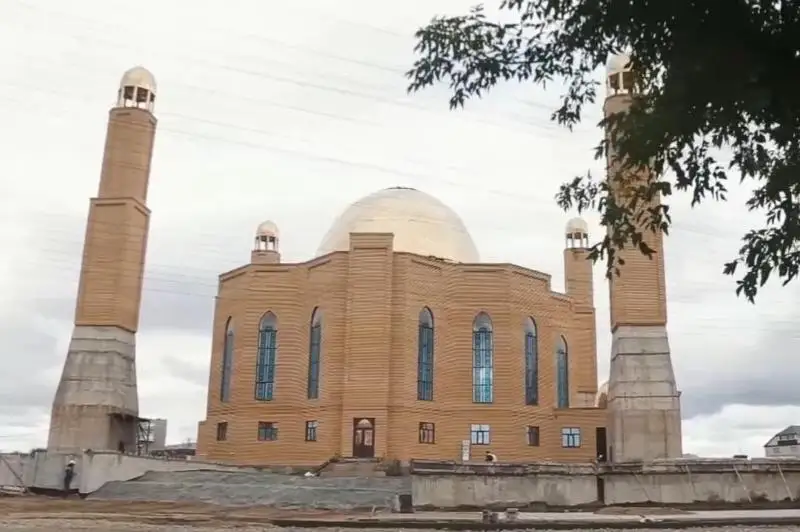 Semeıde Abaı atyndaǵy jańa meshit osy kúzdiń sońynda paıdalanýǵa beriledi