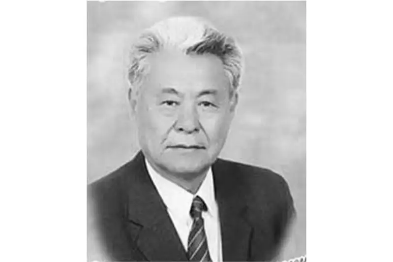 Akademık Alshynbaı Rahyshev ómirden ozdy