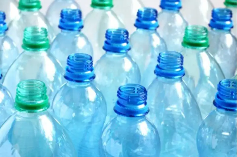 Plastıkti almastyrýshylar qorshaǵan ortaǵa plastıkten de qaýipti