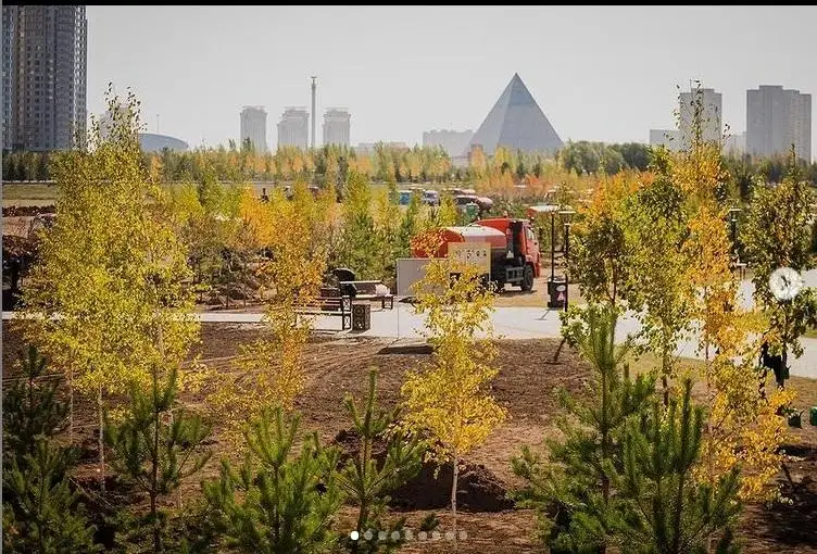 Astana mańyna bıyl 120 myńǵa jýyq aǵash jáne buta egiledi