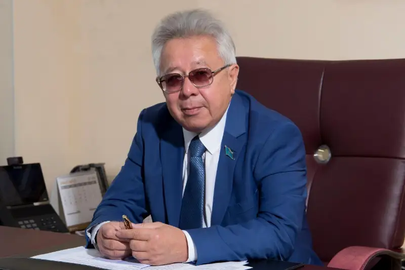 Medıtsınany damytý úshin otandyq ónim ázirleý kerek – ýnıversıtet rektory