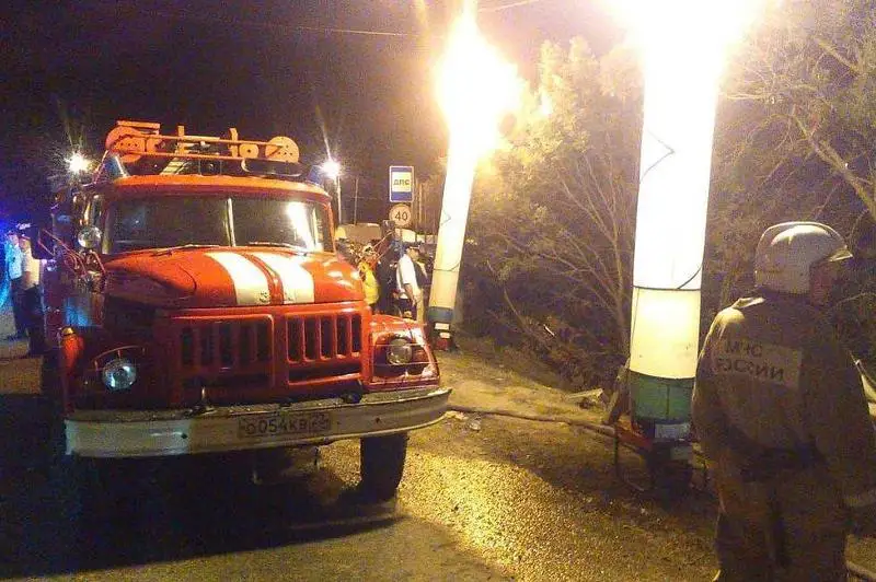 Reseıde jol apatynan 3 adam qaza taýyp, 40-tan astamy zardap shekti