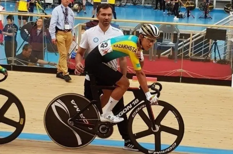 Álisher Jumaqan trektegi velosporttan elimizdiń qysqy chempıonatynda top jardy