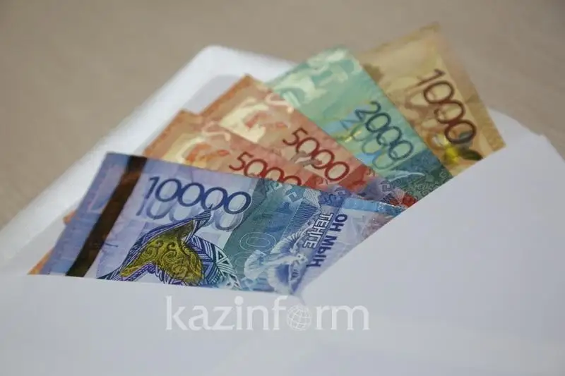 QazSTA rektory para alǵan 7 oqytýshyny jumystan shyǵarmaq