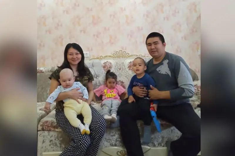 Ata-anasynan 14 jasynda qalǵan Baǵdat Ahmetjanov: Men úshin otbasy – baǵa jetpes qundylyq