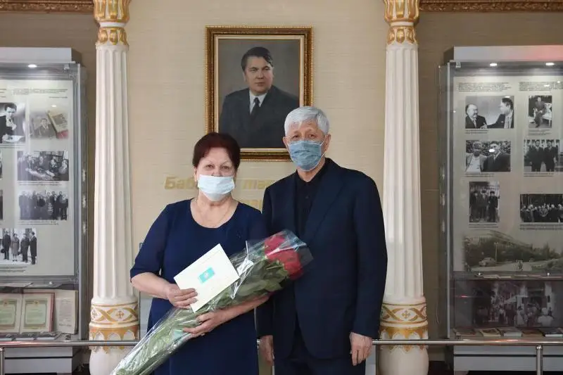 Prezıdent Almaty oblysyndaǵy ustazyn merekesimen quttyqtady