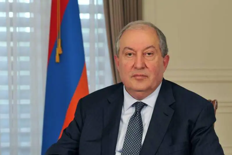 Armenııa prezıdenti elde qalyptasqan jaǵdaıǵa baılanysty halyqqa úndeý jarııalady