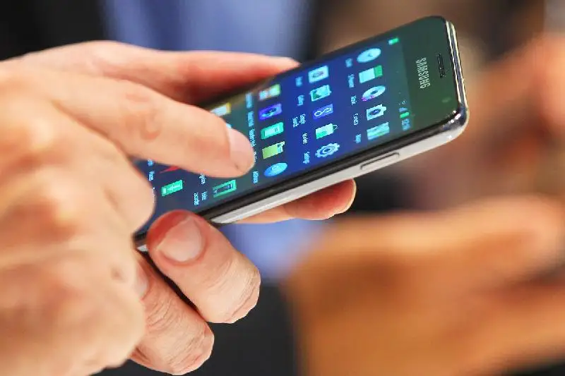 Magıstratýra emtıhanynyń alǵashqy kúninde 434 smartfon tárkilendi