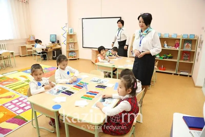 «Pedagog mártebesi» jobasy: Muǵalimderdiń balalaryna balabaqsha kezeksiz beriledi