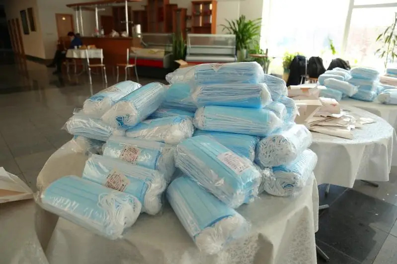 «Biz birgemiz»: Nur-Sultanda 40 myń otbasyna tegin medıtsınalyq maskalar beriledi