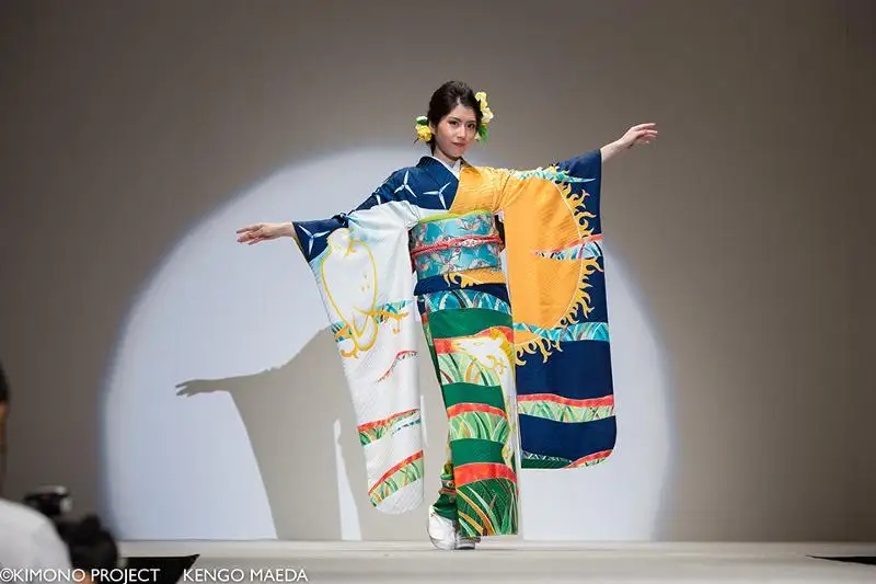 Japon ismerleri Tokıo Olımpıadasyna arnap erekshe kımono tikti