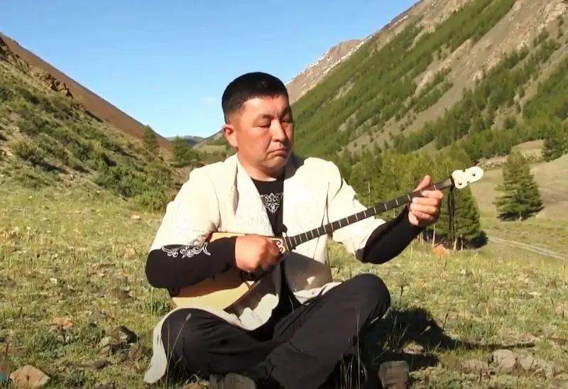 Ресей қазағы Димаш Құдайбергенге арнап күй шығарды