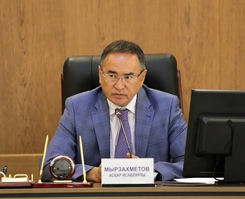 Asqar Myrzahmetov «Shahrıstan» tarıhı-mádenı kesheniniń qurylysyn synǵa aldy