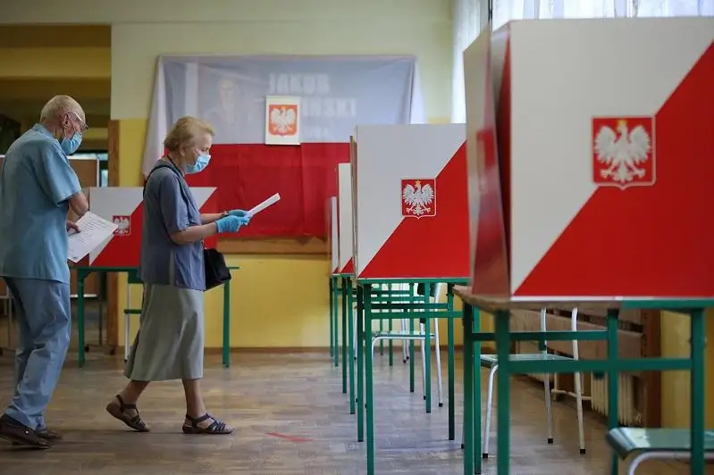 Polshada prezıdent saılaýy ótip jatyr