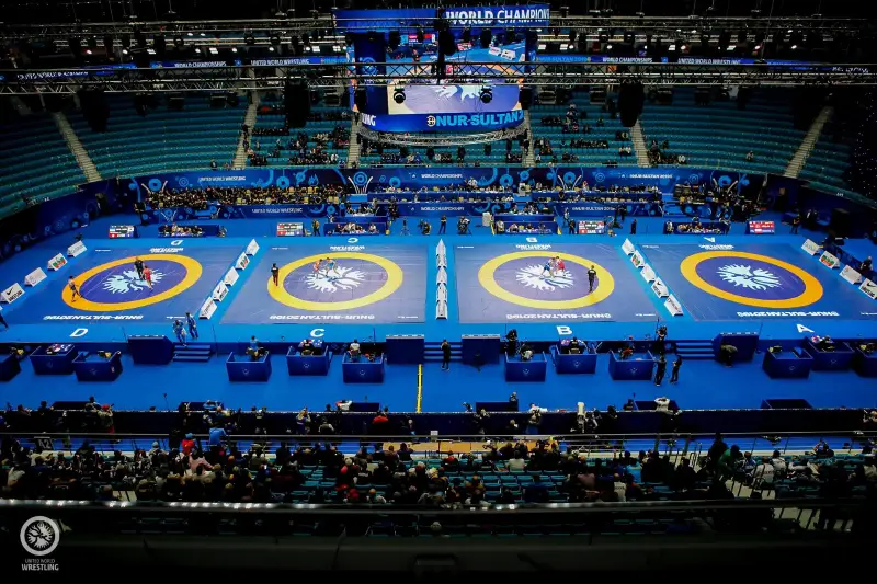 UWW kúres túrlerinen 2022 jylǵy álem chempıonatyn Serbııaǵa aýystyrdy