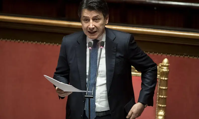Koronavırýs: Eýroodaq elderi daǵdarystan shyǵý joldaryn kelise almaýda - The Guardian