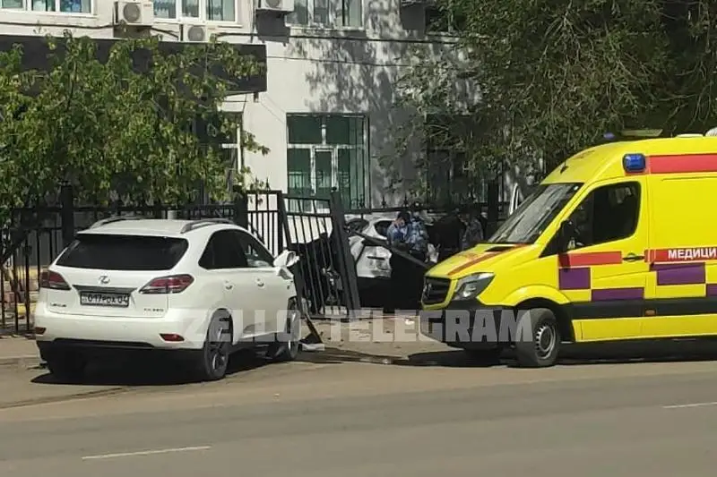 Ақтөбеде қалалық соттың ауласында жол апаты болды