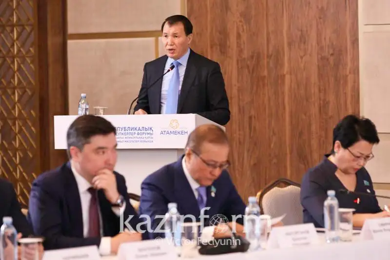 Alık Shpekbaev kásipker jumysyna kedergi keltiretin máseleni kóterdi
