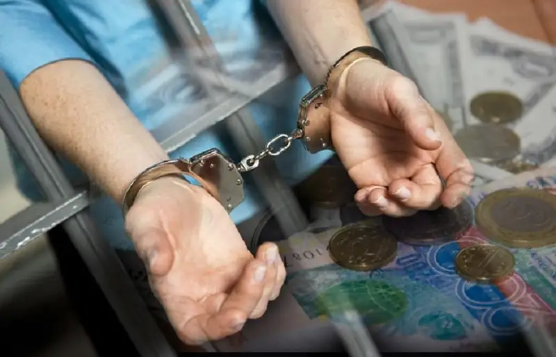 Qostanaıda 300 myń teńge para alǵan depo basshysy ustaldy