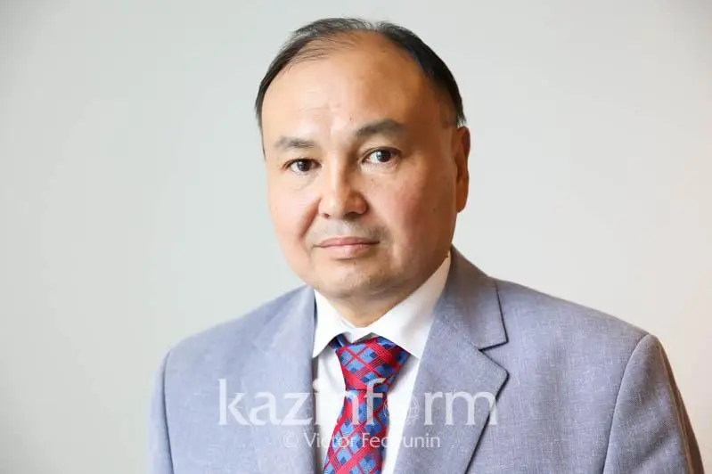 Halyqtyń kókeıinde júrgen suraqtarǵa jaýap aıtyldy – Erlan Saıyrov Prezıdent úndeýi týraly