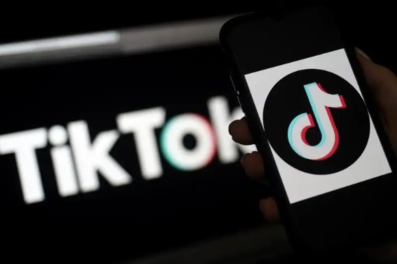 Microsoft amerıkalyq Tik Tok áleýmettik jelisiniń segmentin satyp alýǵa daıyn