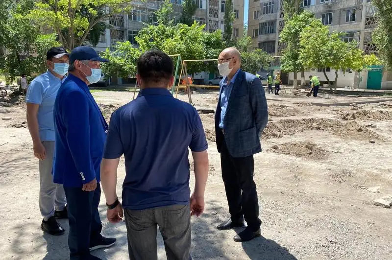 Berdibek Saparbaev Tarazdaǵy sapasyz joldardy qaıta jóndeýdi tapsyrdy