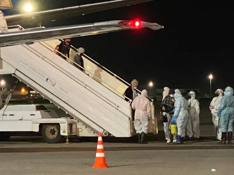 Qazaqstanǵa Úndistannan arnaıy reıspen QR azamattary jáne dári-dármek jetkizildi