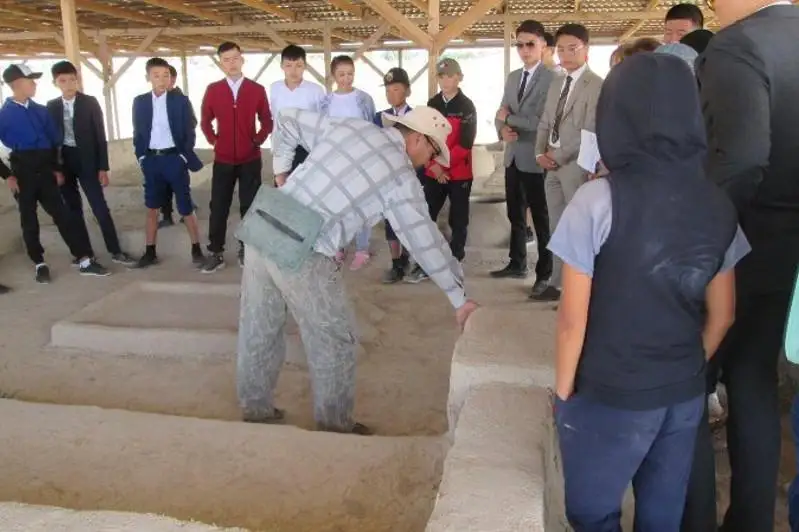Qazalyda oqýshylar Jankent qalashyǵyndaǵy arheologııalyq jumystarmen tanysty