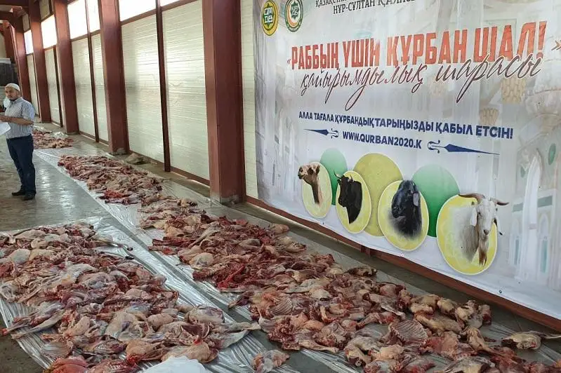 Qurban aıt: Qoıdyń úıitilgen basy da muqtaj jandarǵa taratylýda
