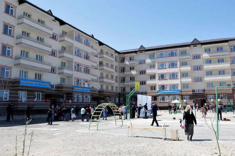 Tarazda 1 mln teńge turǵyn úı sertıfıkattary beriledi